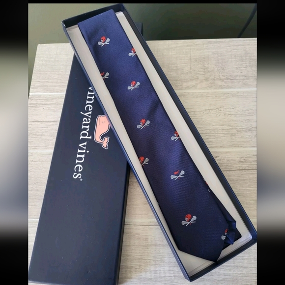 Vineyard Vines Men Woven Silk Crossed LAX LaCrosse Sticks Neck Tie Navy Blue New - Picture 2 of 4